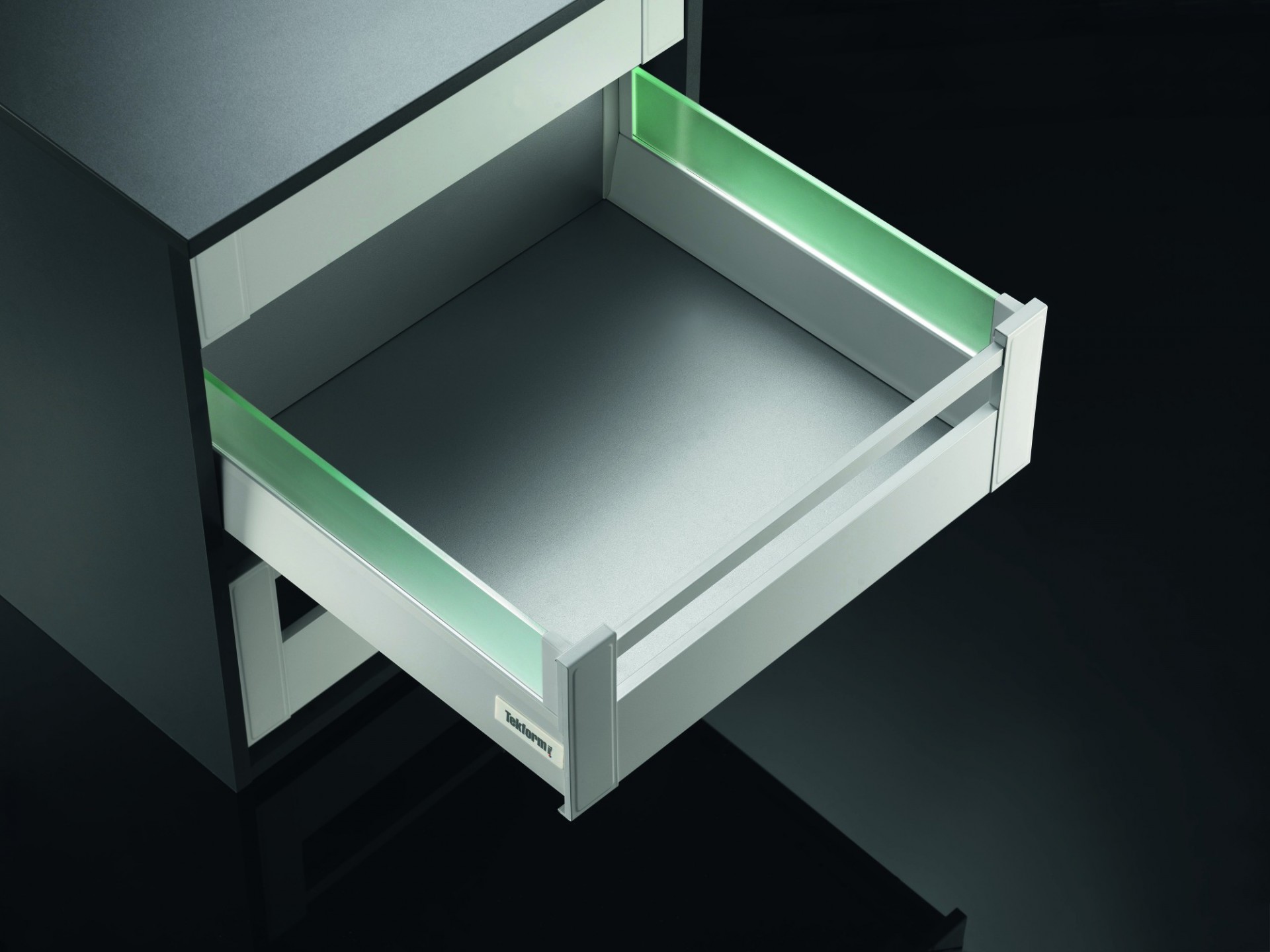 DW145 Inner Drawer Front with Square Bar